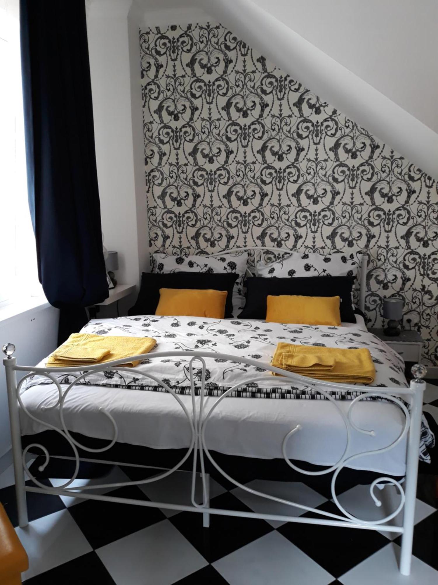 Apartments Paris Умаг Екстер'єр фото